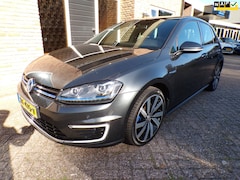 Volkswagen Golf - 1.4 TSI GTE Automaat / Leder / Panoramadak