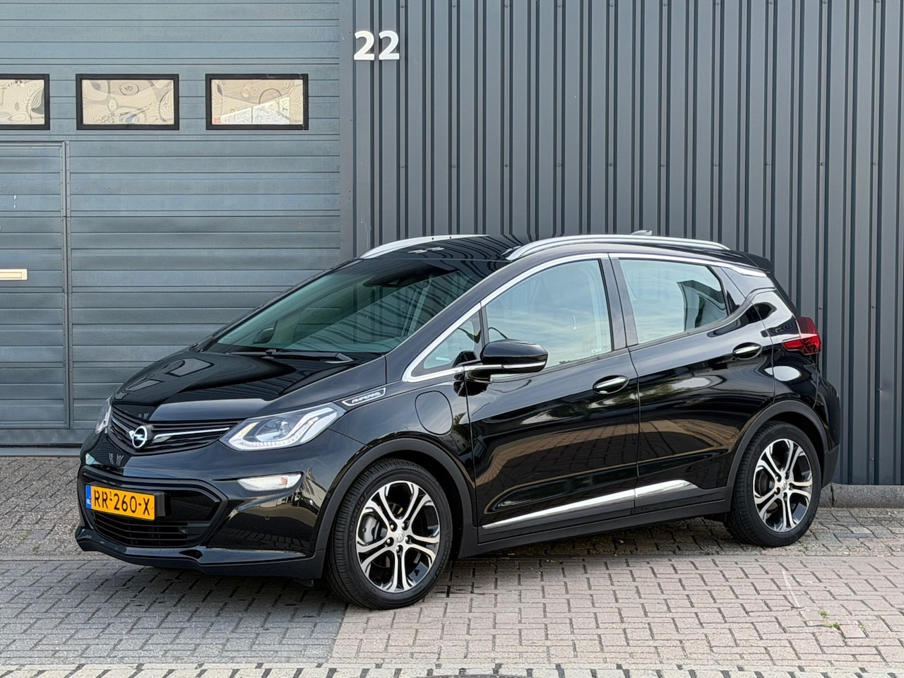 Opel Ampera-e - Launch executive 60 kWh|CAM|BOSE|LEDER|NIEUW ACCU BIJ 103.946KM|kEYLESS|DODEHOEK|ETC ETC - AutoWereld.nl