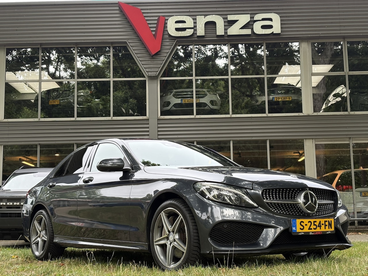 Mercedes-Benz C-klasse - 250 HUD / 360 / ACC / Navi / Pano - AutoWereld.nl