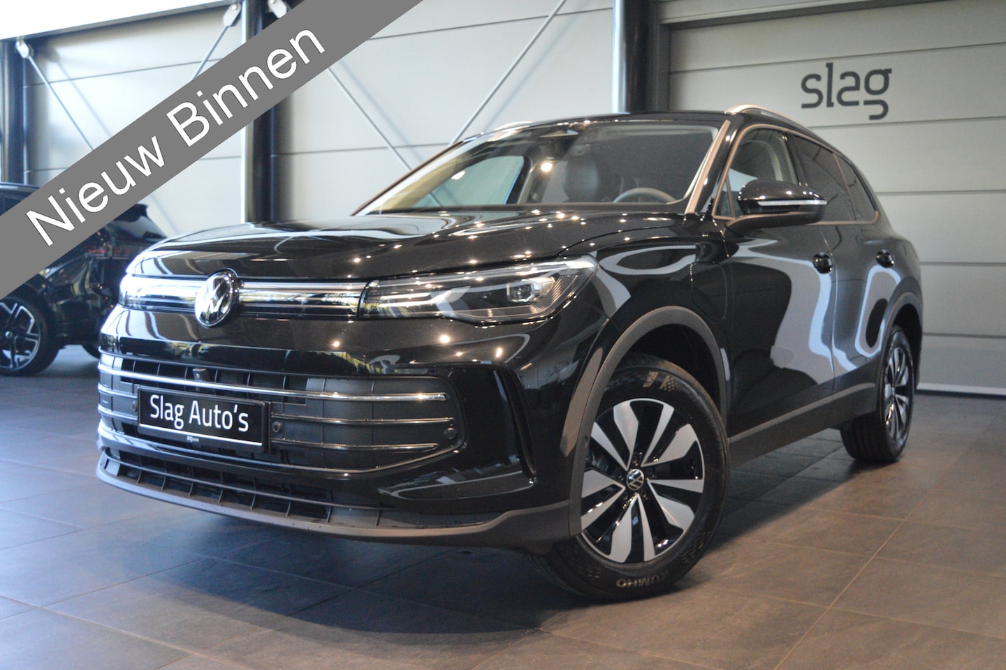 Volkswagen Tiguan - 1.5 eHybrid Life Edition carplay trekhaak camera 17 inch !! - AutoWereld.nl
