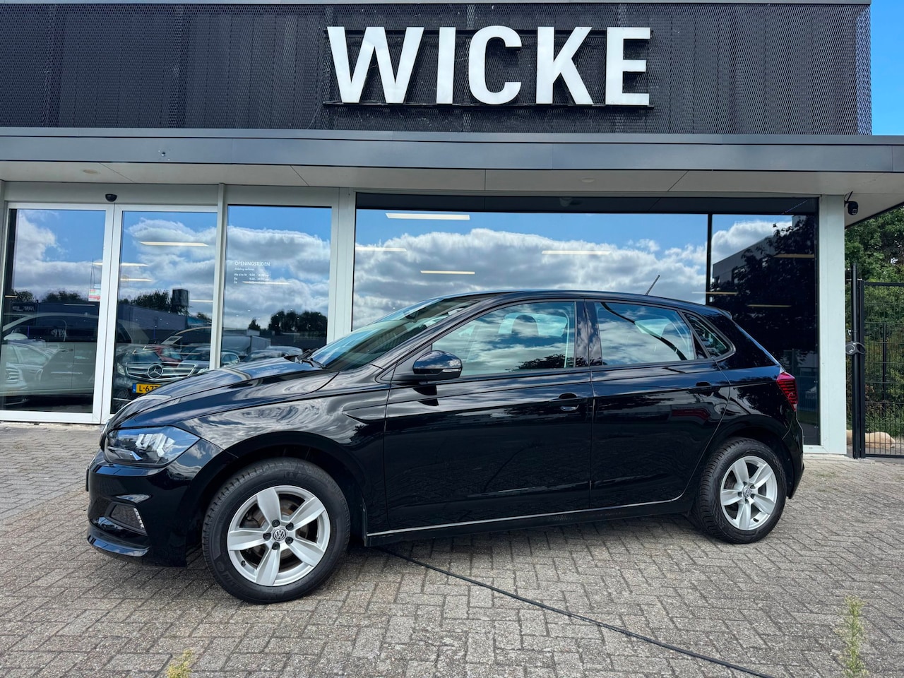 Volkswagen Polo - 1.0 MPI Comfortline Business PDC Airco - AutoWereld.nl