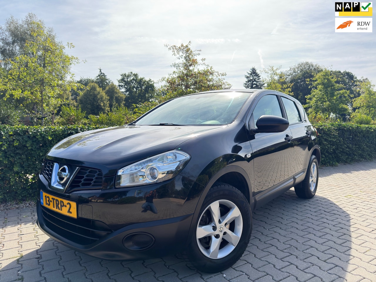 Nissan Qashqai - 1.6 Visia 1.6 Visia , Airco / Cruise / Elec.Pakket / 16" Lm Velgen / Trekhaak. - AutoWereld.nl