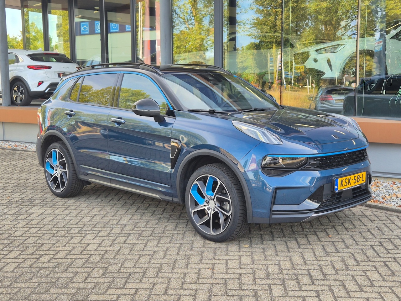 Lynk & Co 01 - 1.5 / zwartehemel / panorama dak - AutoWereld.nl
