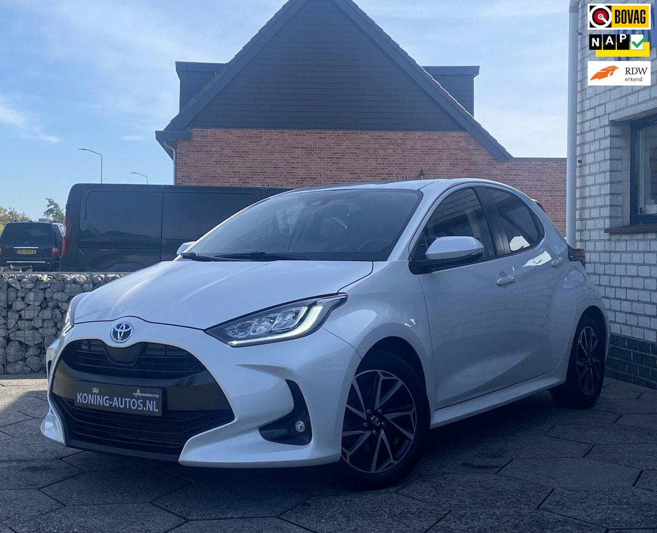 Toyota Yaris - 1.5 Hybrid Dynamic/ Virtual CP/ DriveAssist/ CarPlay/ Fabrieksgarantie/ NAP/ Dealeronderho - AutoWereld.nl