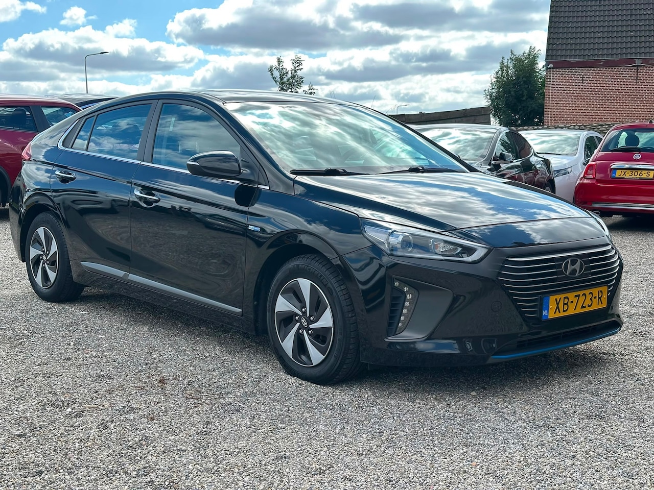 Hyundai IONIQ - 1.6 GDi Premium Geleverd met Grote Beurt en Apk Vol Optie Uitvoering Zeer Zuinig Auto - AutoWereld.nl