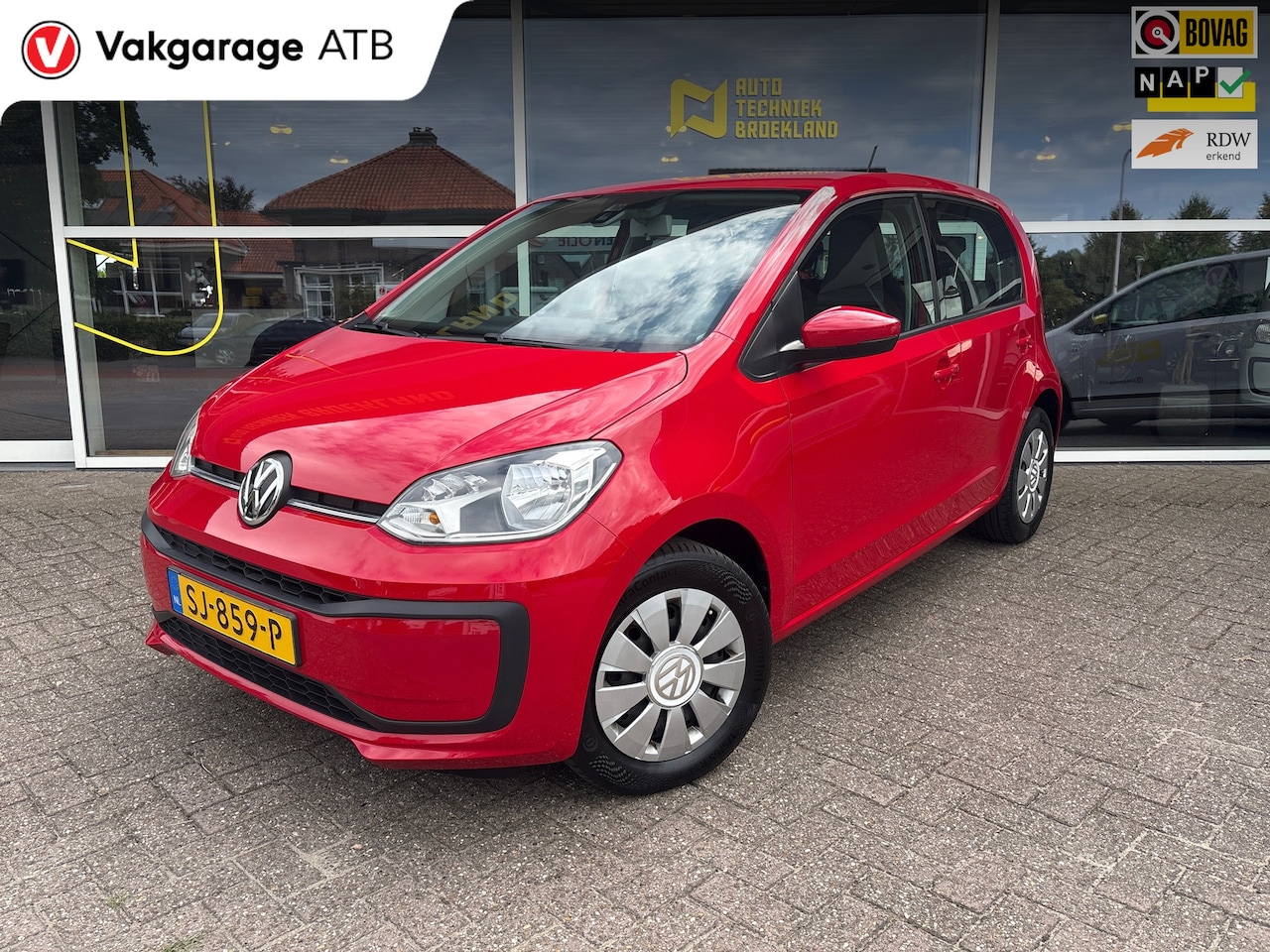 Volkswagen Up! - 1.0 BMT move up! |Achteruitrij Camera | Parkeer sensoren |Cruise | - AutoWereld.nl
