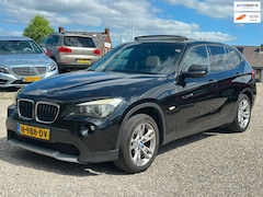 BMW X1 - SDrive20i Business Automaat Pano Cruise PDC LMV Leer StoelVerwarming Nette Auto
