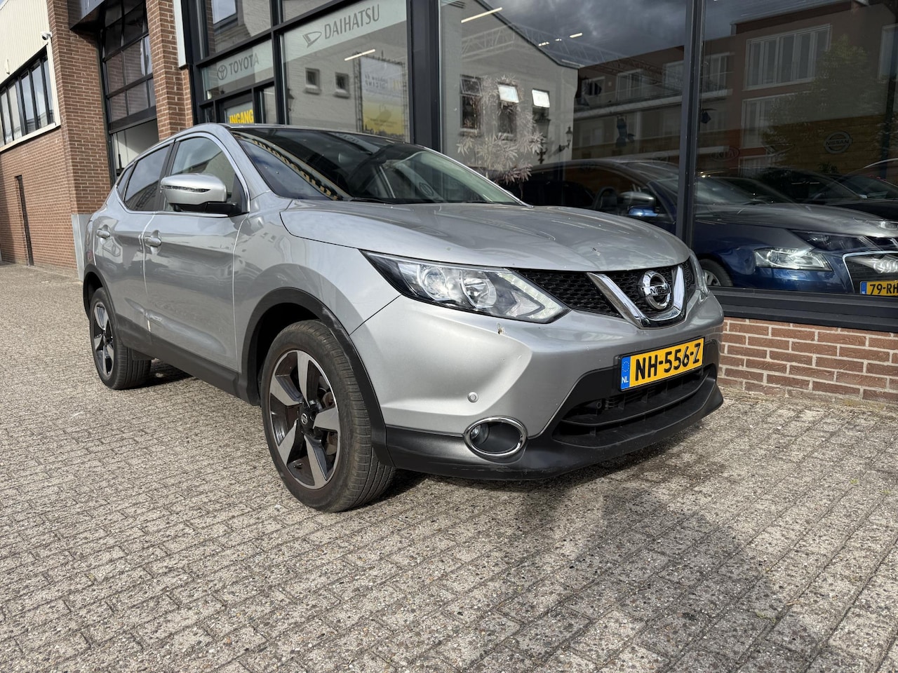 Nissan Qashqai - 1.2 N-Connecta MM storing / olieverbruik / schade - AutoWereld.nl