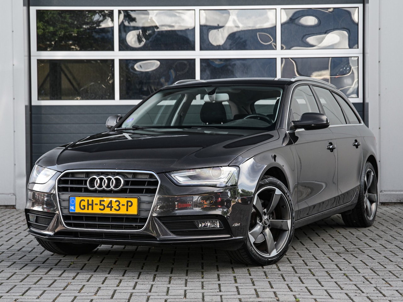 Audi A4 Avant - 1.8 TFSI Advance | Xenon | Navi | 18'' rotor | Climate control | Cruise control | Trekhaak - AutoWereld.nl