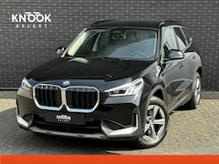 BMW X1 - sDrive20i Automaat / Live Cockpit Plus / Navigatiesysteem / Parkeersensoren voor + achter