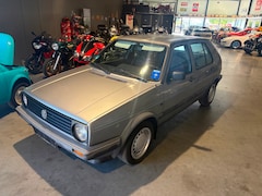 Volkswagen Golf - 1.6 Madison