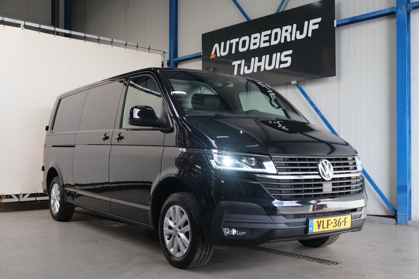 Volkswagen Transporter - 2.0 TDI L2H1 28 Automaat > MARGE < - AutoWereld.nl