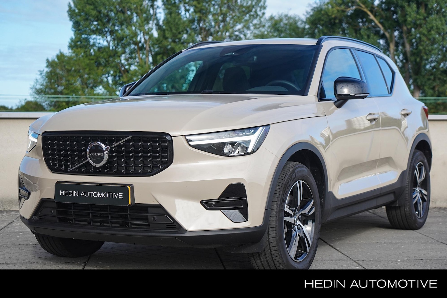 Volvo XC40 - 2.0 B4 Plus Dark Harman/Kardon | Google Infotainment | Adaptieve Cruise Control & Pilot As - AutoWereld.nl