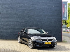 BMW 3-serie - 318i High Executive 156 PK Automaat