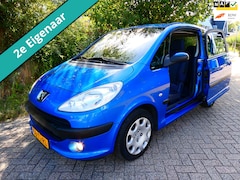 Peugeot 1007 - 1.6-16V 110pk Gentry Automaat 2e eig. Clima Trekhaak Hoge instap