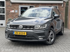 Volkswagen Tiguan - 1.5 TSI ACT Highline|Wegklapbare trekhaak|Full Led|Carplay|Electrische Achterklep|Parkeers