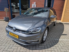 Volkswagen Golf - 1.0 TSI Highline BNS R, ADAPcruise, PDC v+a, Trekhaak, Navi