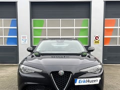 Alfa Romeo Giulia - 2.2 JTDm / 19 inch velgen / Cruise Control / Navi