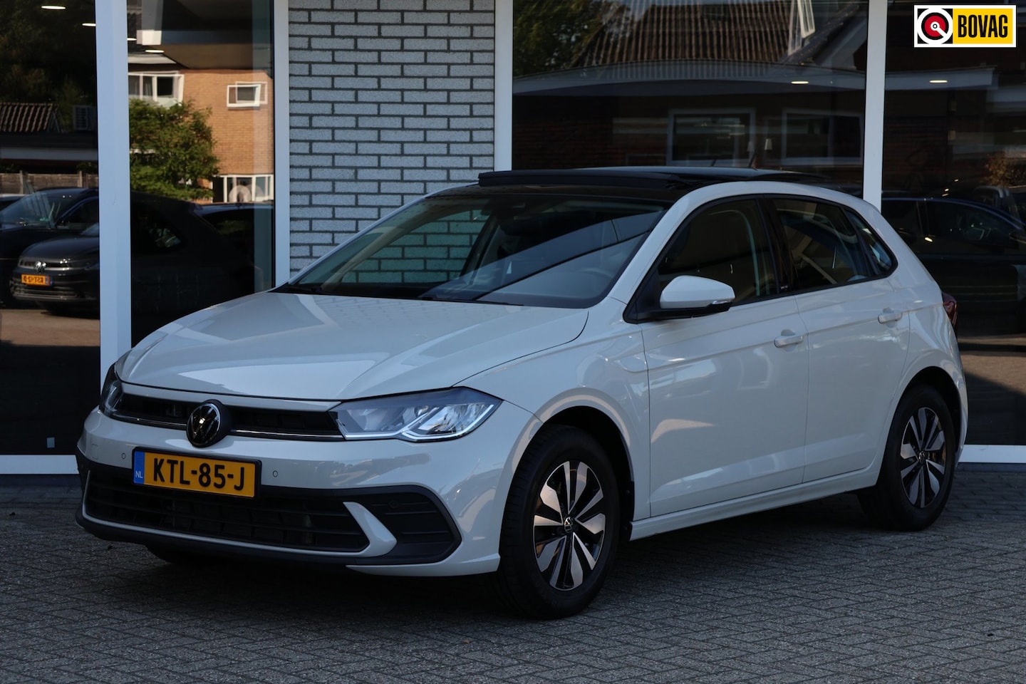 Volkswagen Polo - 1.0 TSI Move-editie, automaat, trekhaak, 3 jaar fabrieksgarantie, schuif-kantel dak - AutoWereld.nl