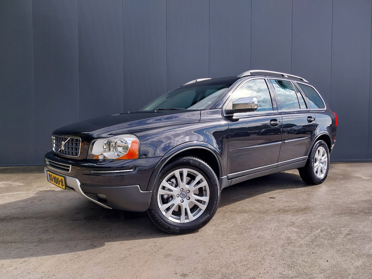 Volvo XC90 - 3.2 Summum 7 PERSOONS ELEK SCHUIF KANTEL DAK ECC TREKHAAK XENON LEER CRUISE - AutoWereld.nl