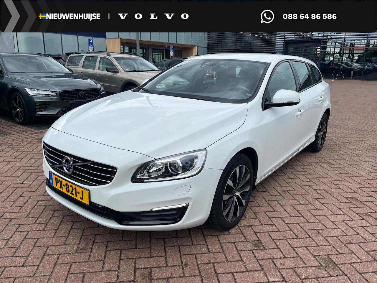 Volvo V60 - 2.0 T3 Polar+ Dynamic | Stoelverwarming | Xenon | Leder | Zwarte Hemel | Trekhaak | Cruise - AutoWereld.nl