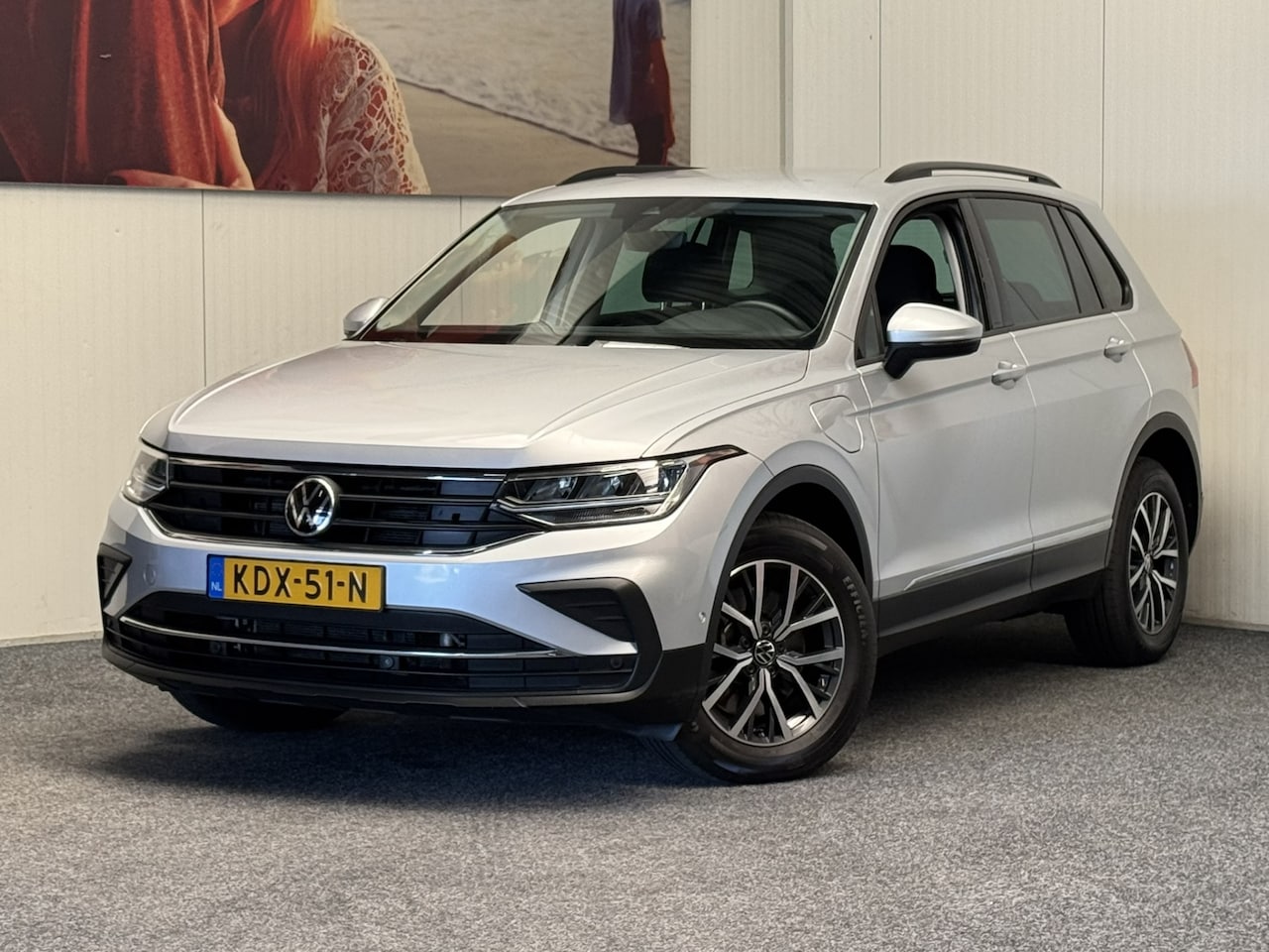 Volkswagen Tiguan - 1.4 TSI eHYBRID 245PK DSG NAVIGATIE ADAPTIVE CRUISE CONTROL STOEL EN STUUR VERWARMING APPL - AutoWereld.nl