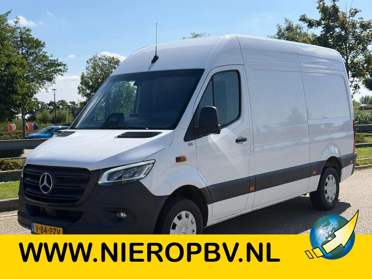 Mercedes-Benz Sprinter - 317CDI L2H2 Automaat Airco Navi Cruisecontrol 36000KM EURO 6 - AutoWereld.nl