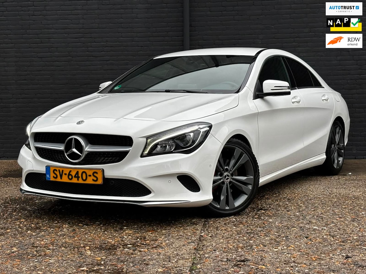 Mercedes-Benz CLA-Klasse - 180 Business Solution AMG NAVI|LEDER|PDC|NWE APK - AutoWereld.nl