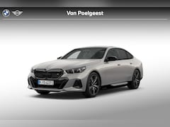 BMW i5 - Sedan M60 xDrive M Sport Pro Edition 84 kWh | M Sportpakket Pro | Innovation Pack | Travel
