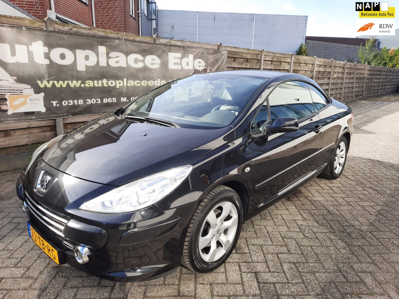 Peugeot 307 CC - 2.0-16V CABRIO AUTOMAAT AIRCO 2006 - AutoWereld.nl