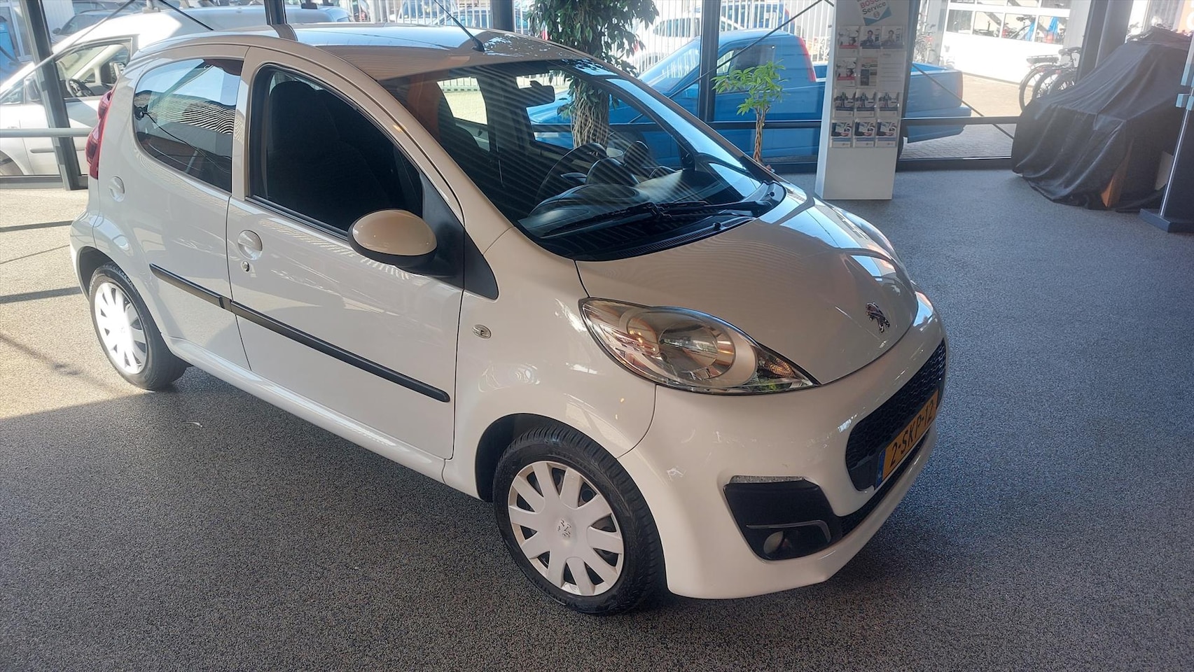 Peugeot 107 - 1.0 12V 5Deurs - AutoWereld.nl