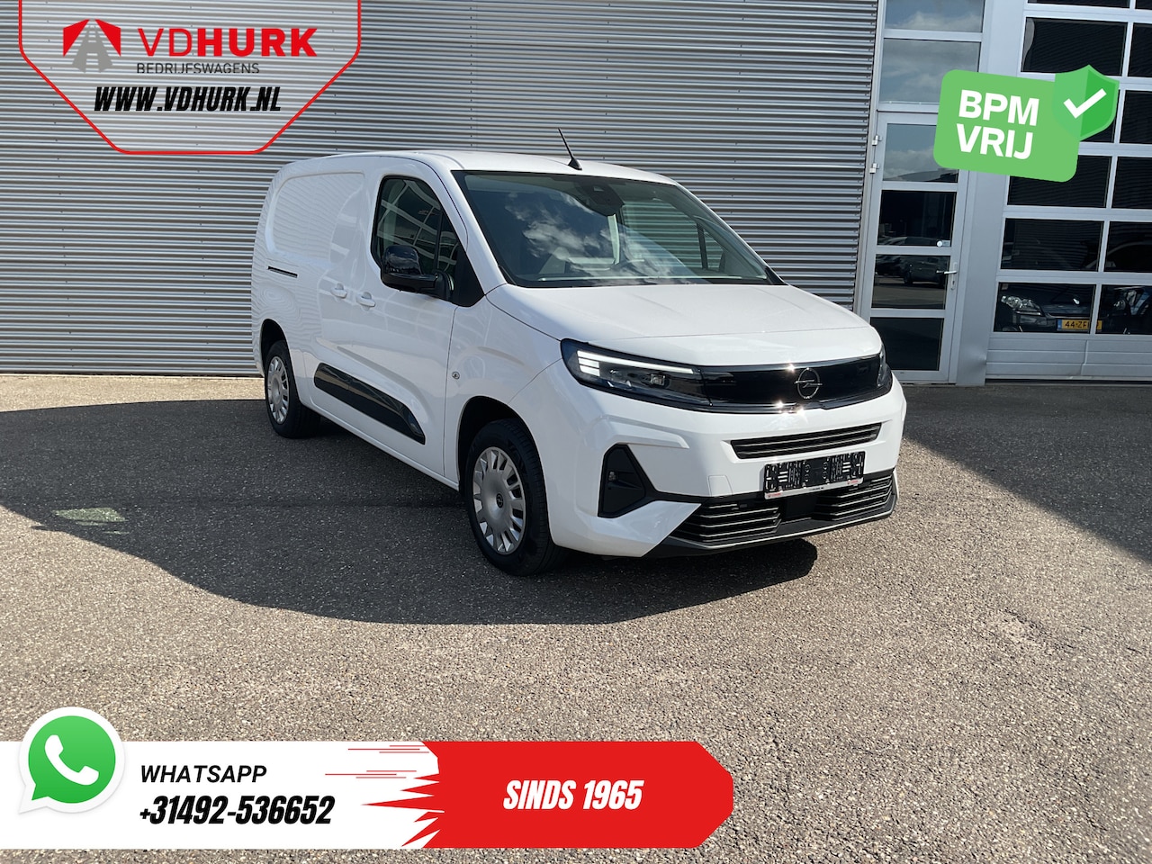 Opel Combo - 1.5 HDi 100 pk L2 LED/ 3pers./ Stoelverw./ Stuurverw/ Carplay/ Navi/ Climate/ PDC/ Cruise - AutoWereld.nl