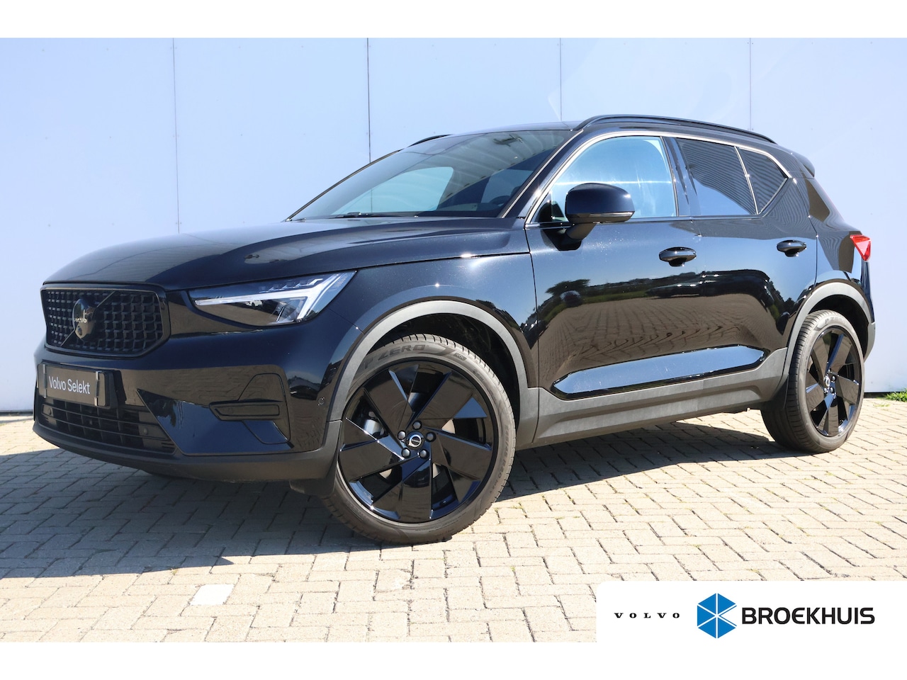 Volvo XC40 - 2.0 B4 Plus Black Edition | Harman Kardon | Trekhaak | Pano | - AutoWereld.nl