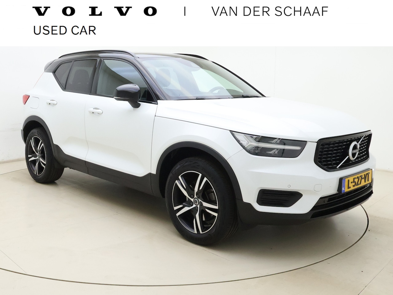 Volvo XC40 - T2 130pk Automaat R-Design / Stoel + Stuurw. Verwarming / Getint Glas / DAB / Apple Carpla - AutoWereld.nl