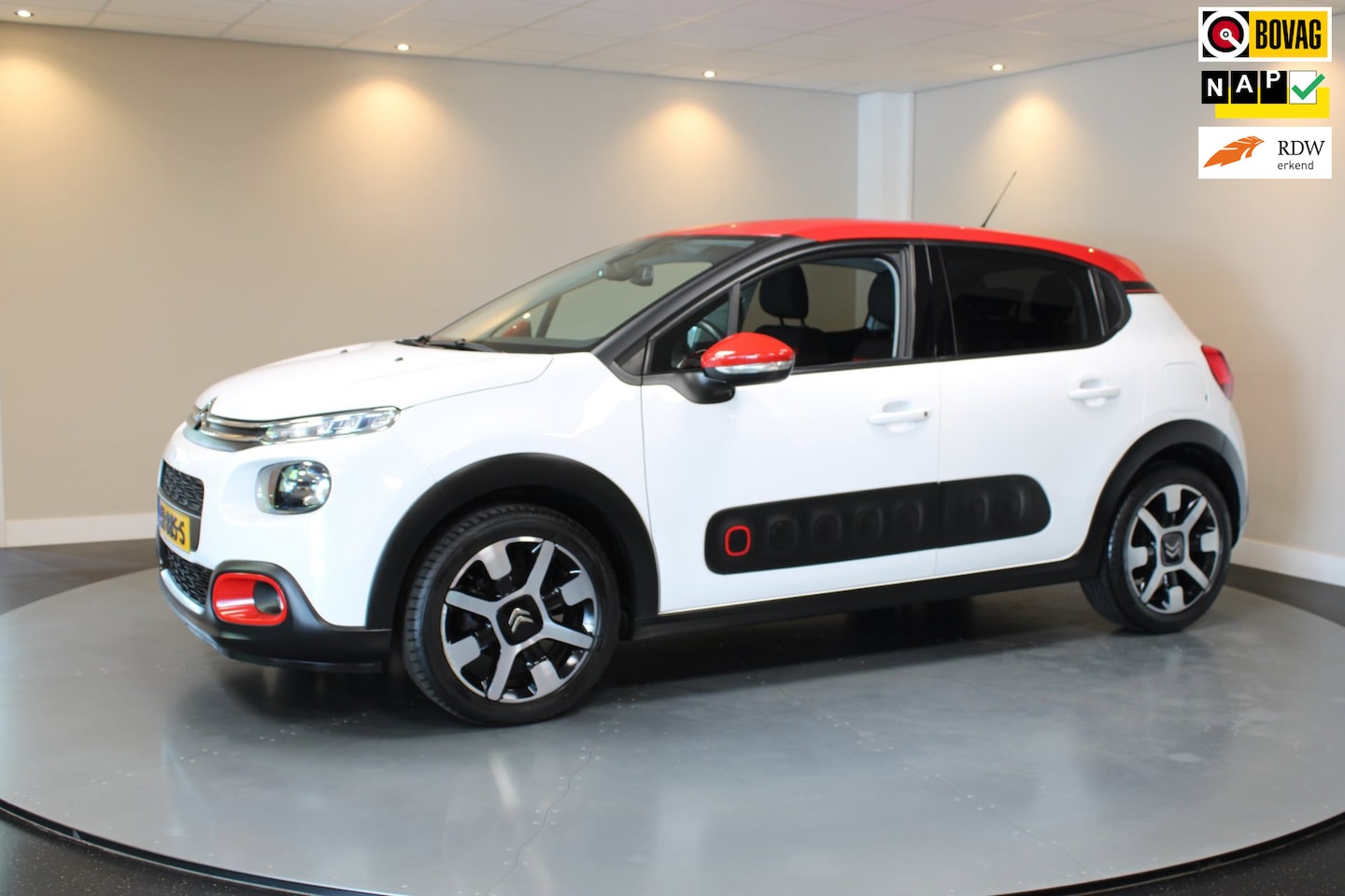 Citroën C3 - 1.2 PureTech Shine *Distr.riem VV* Carplay|Camera|Navi|DAB|Cruise|PDC|NAP| - AutoWereld.nl