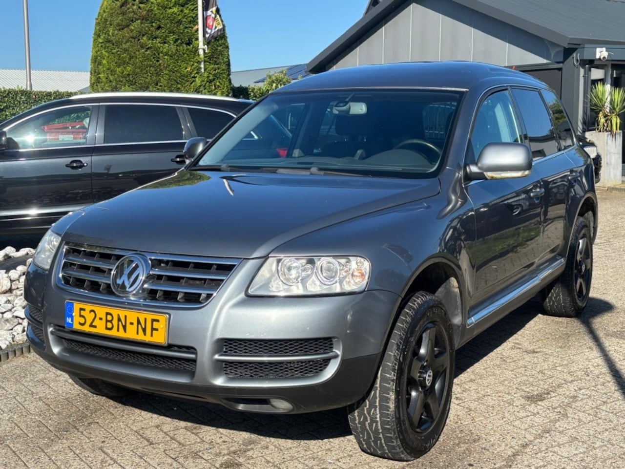 Volkswagen Touareg - 2.5 TDI Handgeschakeld Grijs Kenteken Bedrijfsauto - AutoWereld.nl