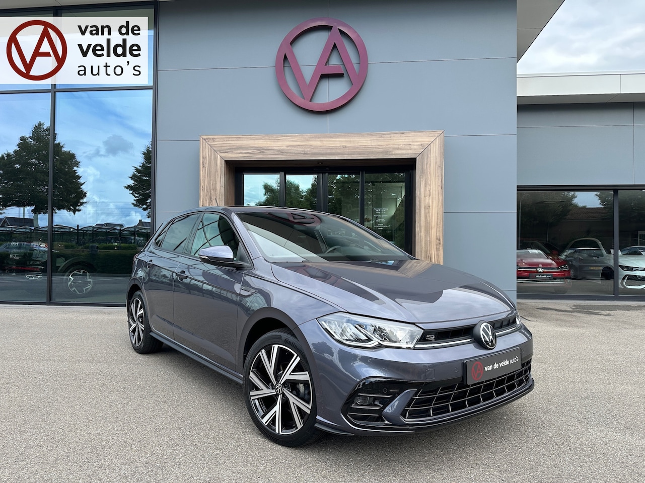 Volkswagen Polo - 1.0 TSI R-Line | 17 inch | Navi | Adapt. Cruise | Climate | Stoelverwarming | Rijklaar inc - AutoWereld.nl