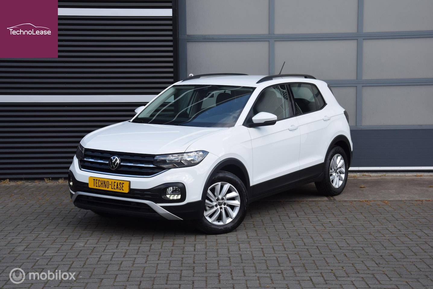 Volkswagen T-Cross - 1.0 TSI Life Apple carplay ACC PDC - AutoWereld.nl