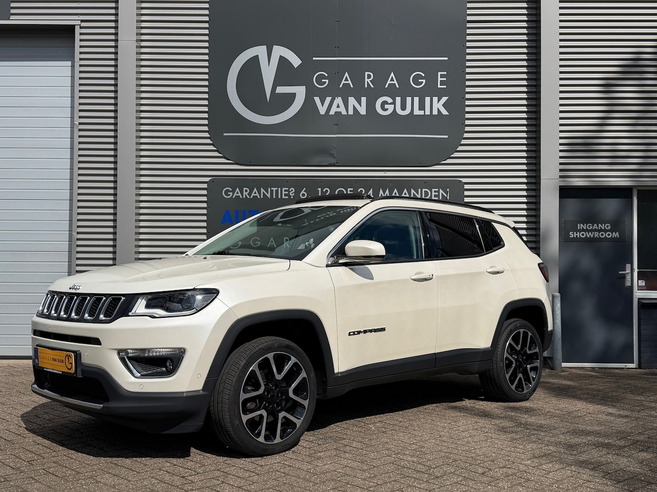 Jeep Compass - 1.4 170PK Limited 4x4 Automaat Panodak,Clima,Cruise,Navi,CarPlay,Leder,Beats,Isofix,Getint - AutoWereld.nl
