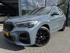 BMW X1 - xDrive25e High Executive M-Sport Shadow Line / Adaptieve Cruise Control / Head-up / Harman