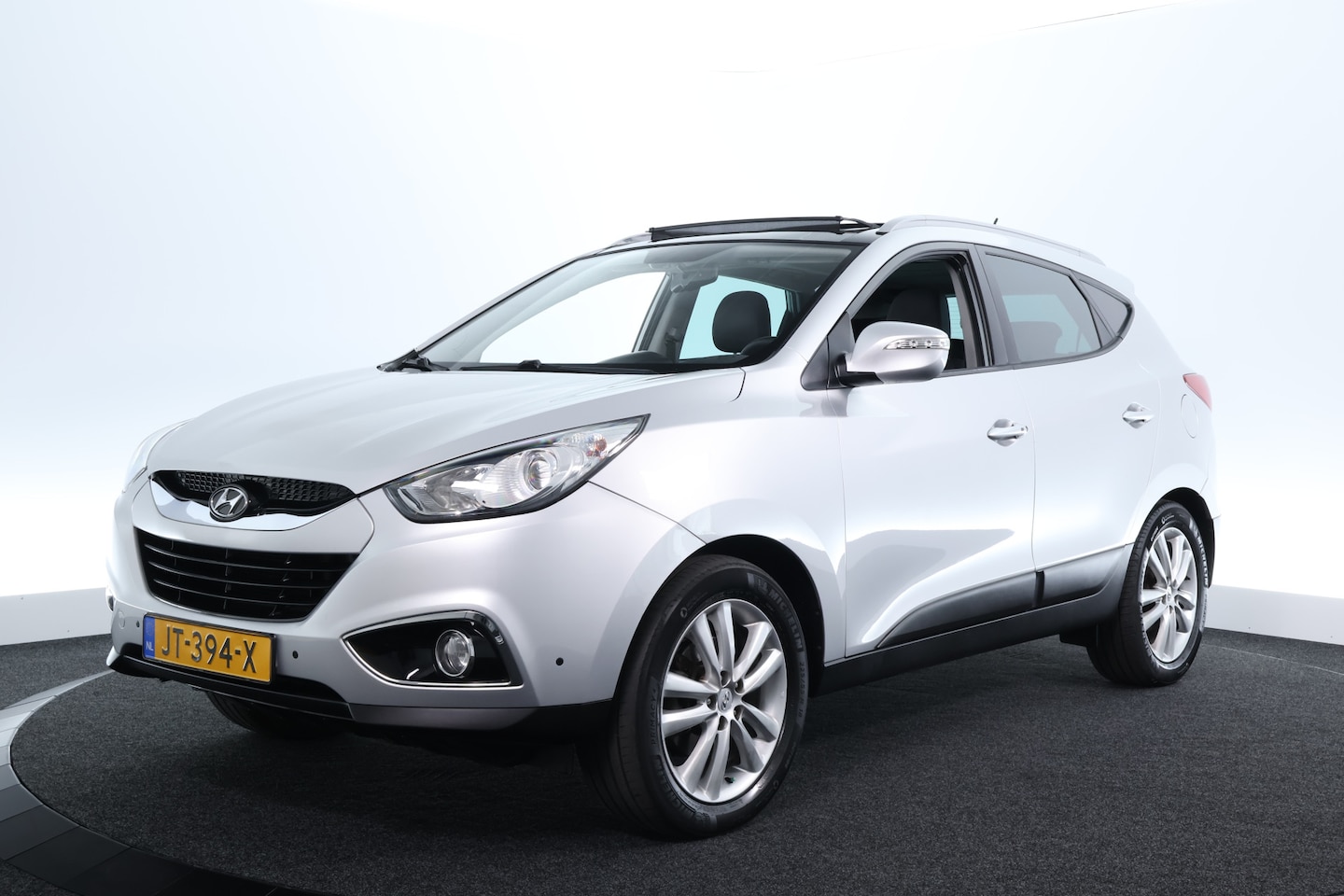Hyundai ix35 - 2.0 CRDi HP 4WD i-Catcher |PANO|CARPLAY|CAMERA|CRUISER|ECC|PDC|KEYLESS|LM VELGEN 18" - AutoWereld.nl