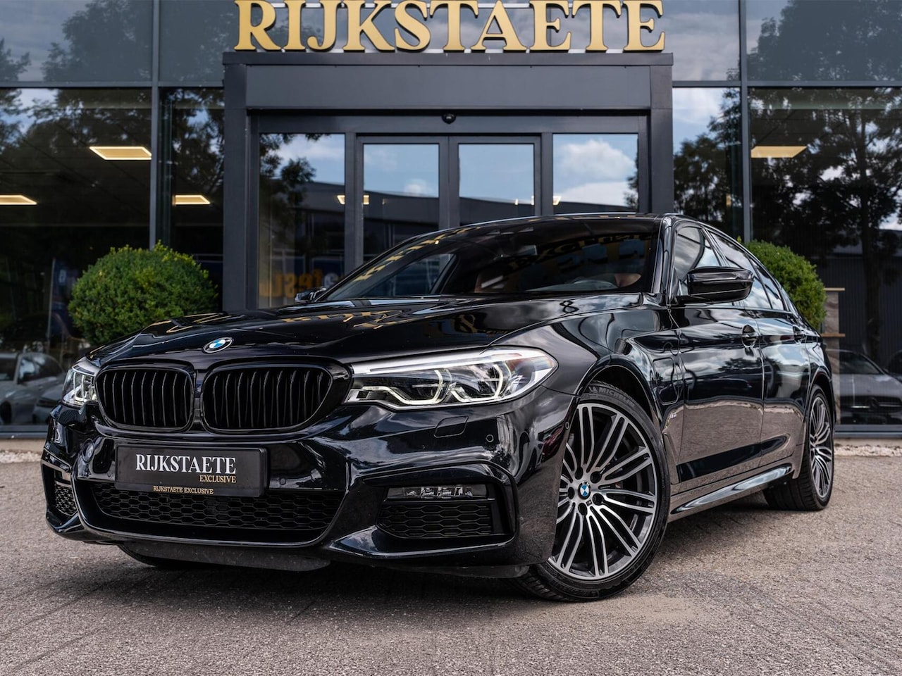 BMW 5-serie - 530e M-sport High Executive|CAMERA|LASER|LEDER - AutoWereld.nl