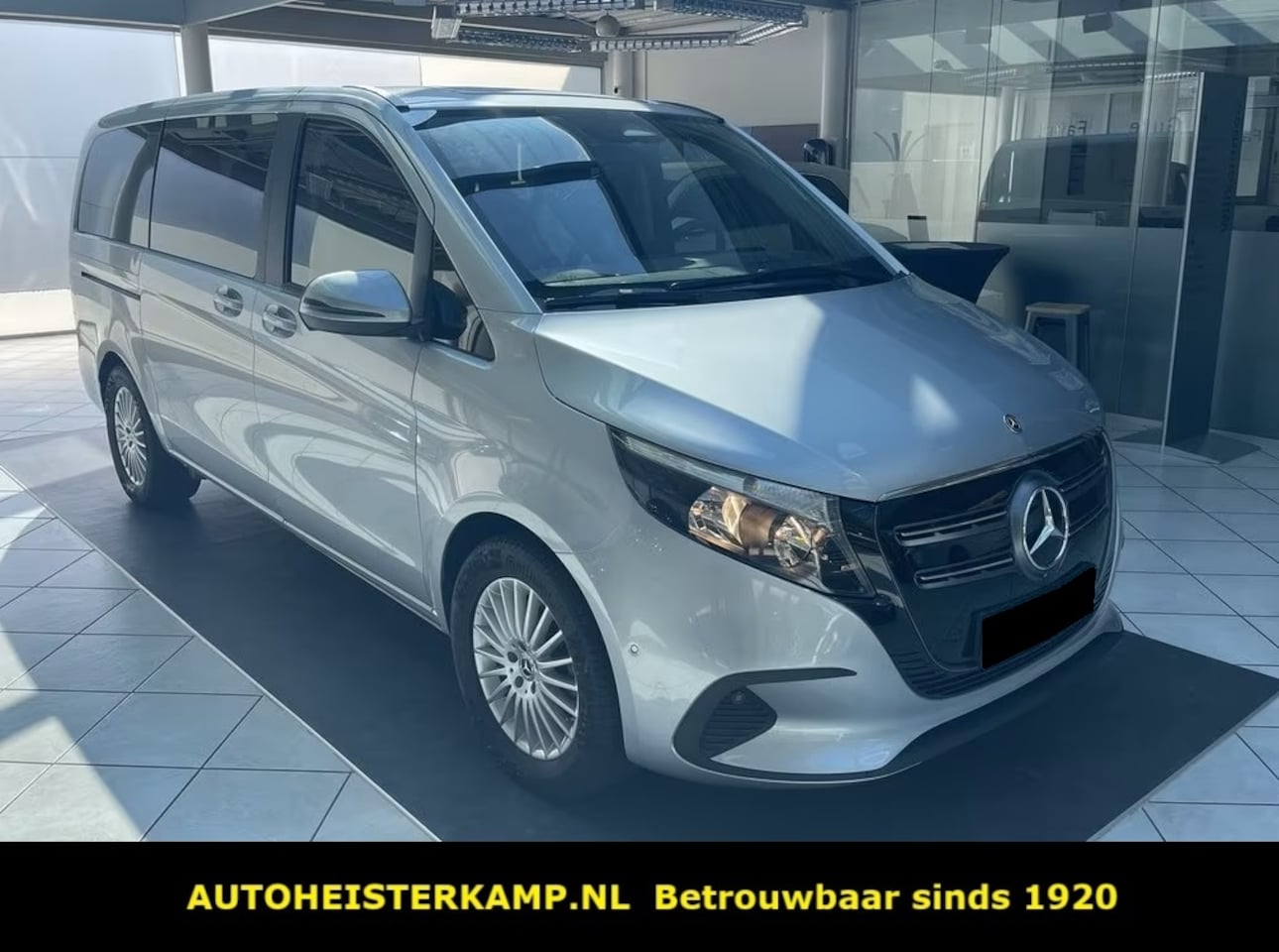 Mercedes-Benz EQV - 300 L2 90 kWh 8 Personen 57.959 incl BTW 2 Schuifdeuren Distronic Stoelverwarming Camera - AutoWereld.nl