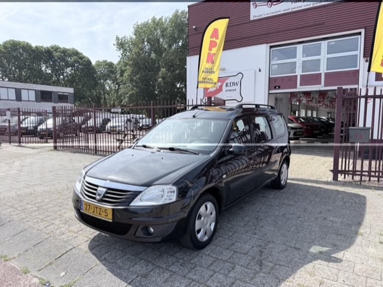 Dacia Logan MCV - 1.6 64KW 5P Lauréate - AutoWereld.nl