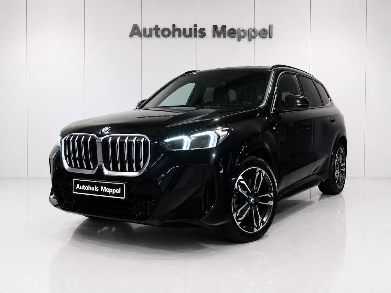 BMW X1 - xDrive23i M-Sport*Head-Up*Pano*H/KSound*Driving-Pro*Carplay-AndroidAuto - AutoWereld.nl