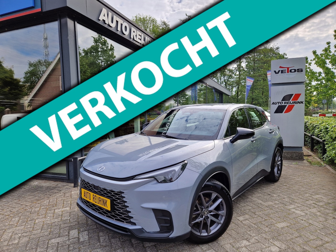 Lexus LBX - 2WD SAFETY COMFORT/PARK.SENS/DODE HOEK/STOEL-EN STUURVERW/ALL SEASON - AutoWereld.nl