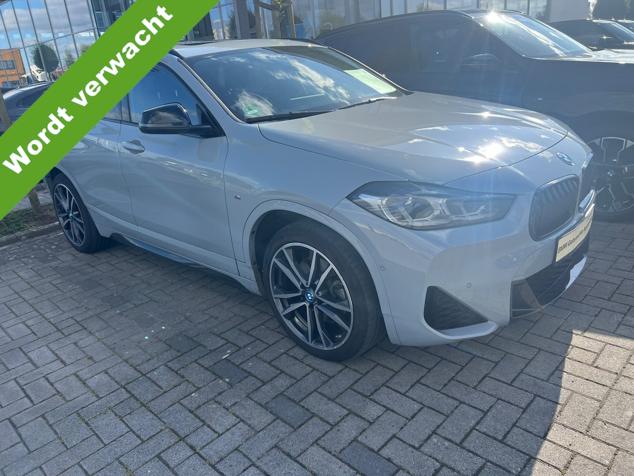 BMW X2 - xDrive25e M Sport Panoramadak 19 Inch Achteruitrijcamera Carplay DAB Stuurwielverwarming H - AutoWereld.nl