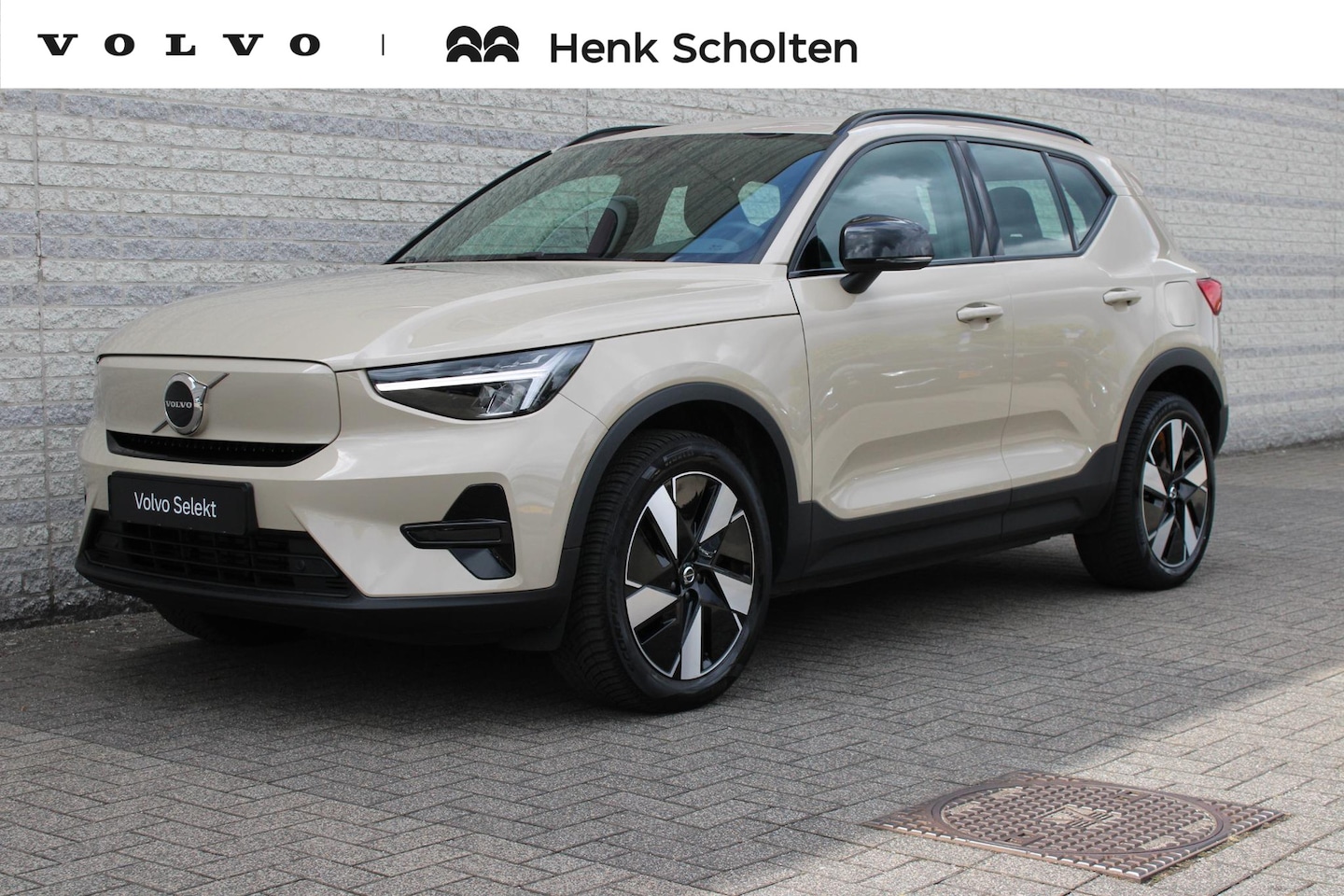 Volvo EX40 - Single Motor Extended Range Plus 82 kWh | Trekhaak | Verwarmbare voorstoelen en stuurwiel - AutoWereld.nl