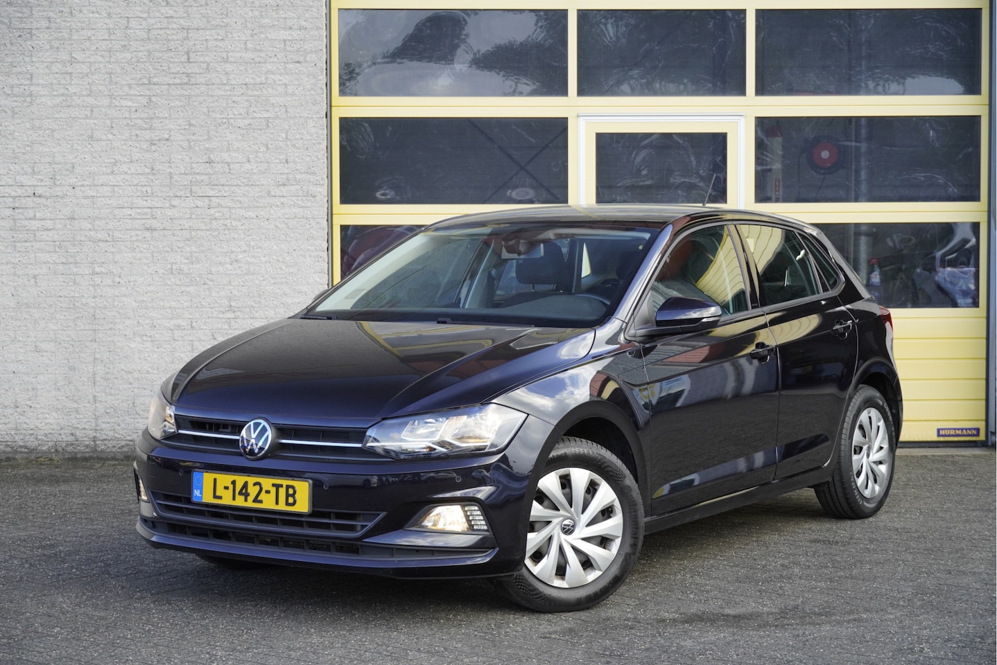 Volkswagen Polo - 1.0 TSI 5drs Comfortline Business Executive BJ2021 Led | Pdc | App-Connect | Navi | Climat - AutoWereld.nl
