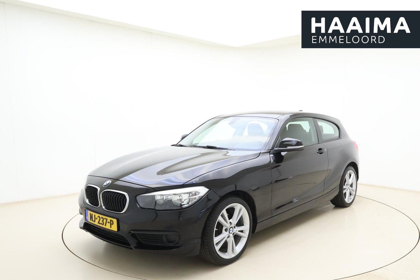 BMW 1-serie - 116i | 18 inch Lichtmetaal | Apple Carplay/Android Auto | Verwarde voorstoelen | Elektrisc - AutoWereld.nl